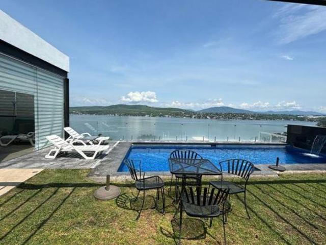 Casa en Privada con Hermosa Vista al Lago, con Acceso Controlado, Vigilancia 24hrs