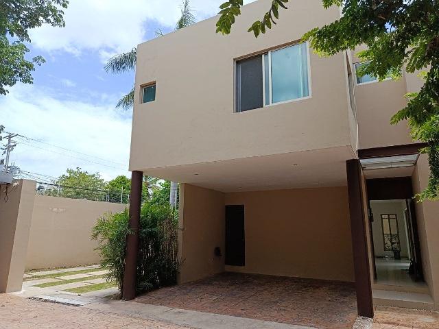Casa en privada De Montes de Amé