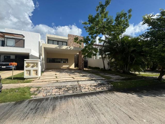 Casa en Privada en Cholul, Mérida