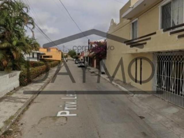 CASA EN PRIVADA LEÓN NO. 105, COL. DEL MAESTRO CP. 89550, CIUDAD MADERO, TAMAULIPAS
