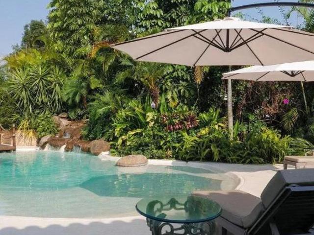 Casa en Rancho Cortés | Un nivel con Cancha de Pádel y Alberca Climatizada Seguridad 24/7