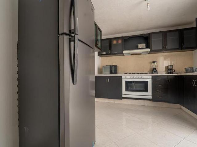 Casa en Real del Bosque, privada con acceso controlado y cochera doble