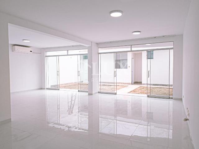 CASA EN REMODELACION EN LOS CEDROS DE CHORRILLOS