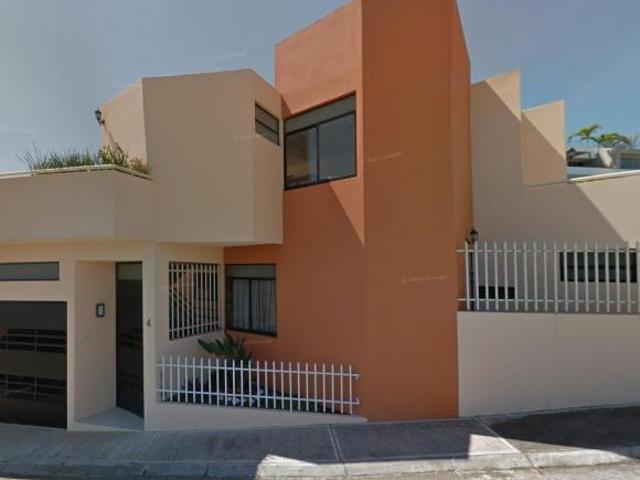 CASA EN XALAPA VERCRUZ DE GARANTIA BANCARIA, EN ZONA DE ALTA PLUSVALÍA