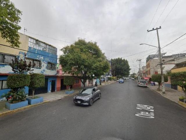 CASA EN REMATE BANCARIO EN COLONIA AGRICOLA ORIENTAL IZTACALCO CDMX