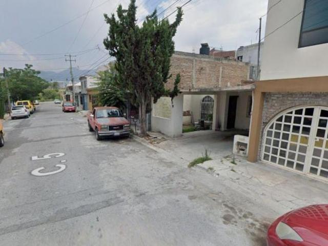 Casa en Remate Bancario Fraccionamiento Australia, Saltillo, Coah