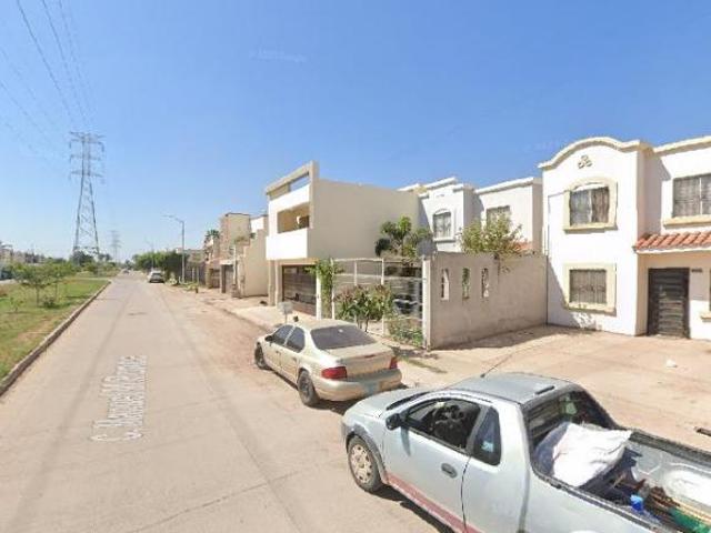 Casa en Remate Bancario Jardines del Bosque, Los Mochis, Sin.