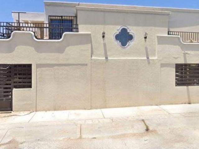 CASA EN REMATE CON AMPLIA CONSTRUCCIÓN EN HERMOSILLO, SONORA TGLJ17
