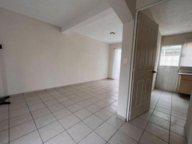 Casa en Remate en Hacienda del Valle II, Toluca, cerca del Aeropuerto Internacional de Toluca
