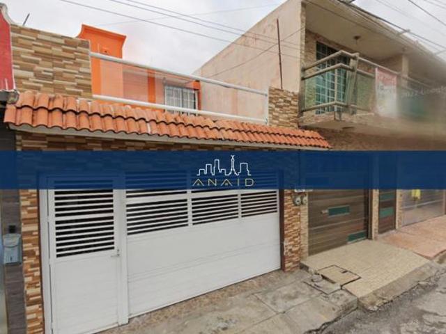 CASA EN REMATE EN LOMAS DE RIO MEDIO III VERACRUZ
