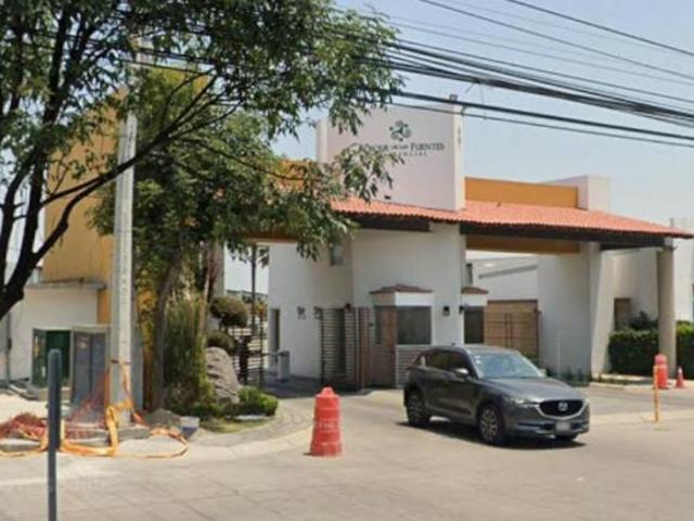 CASA EN REMATE EN RESIDENCIAL BOSQUES DE LAS FUENTES EN CALIMAYA, MEX