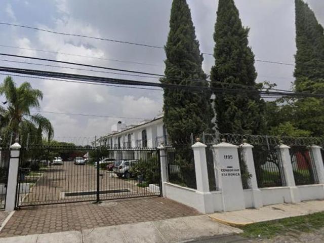 CASA EN REMATE HIPOTECARIO EN ZAPOPAN SUR EN COTO PRIVADO SANTA ANA TEPETITLAN PERIFERICO SUR