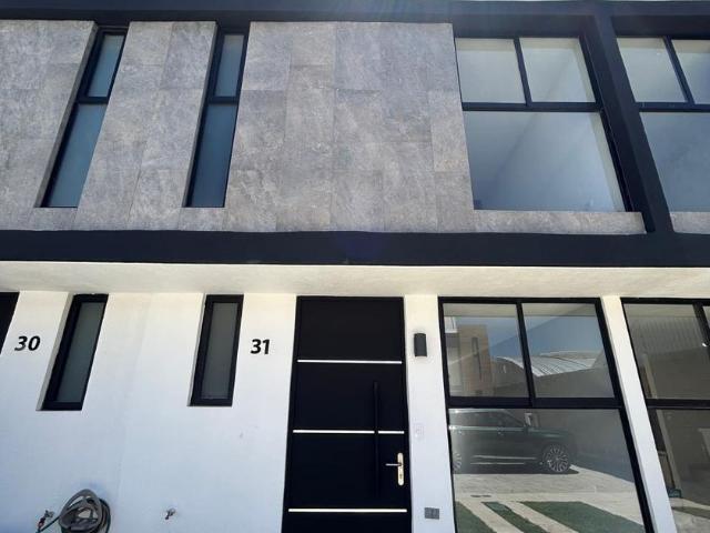 Casa en renta Madeiras Condominios, San Carlos, Barrio Del Calvario, San Juan Cuautlancingo, Puebla, México