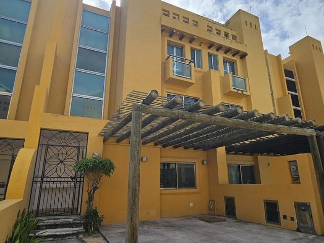 Casa en renta Malecón Cancún, Cancún
