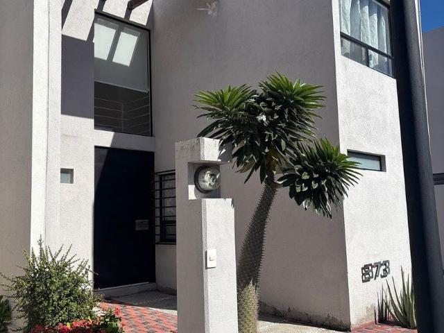 Casa en renta Mina De Valenciana, Delegación Josefa Vergara Y Hernández, Municipio De Querétaro, Querétaro, 76178, México