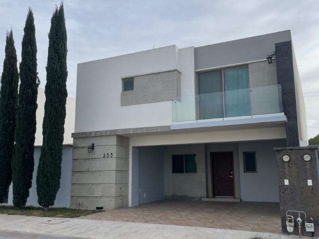 Casa en Renta Misiones VII