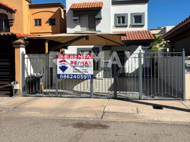 CASA EN RENTA MONTECARLO II