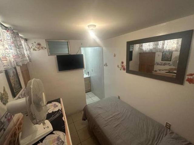 Casa en Renta o Venta comercio u oficinas a 5 min de Plaza mayor en Valle del Campestre, LEON, GTO
