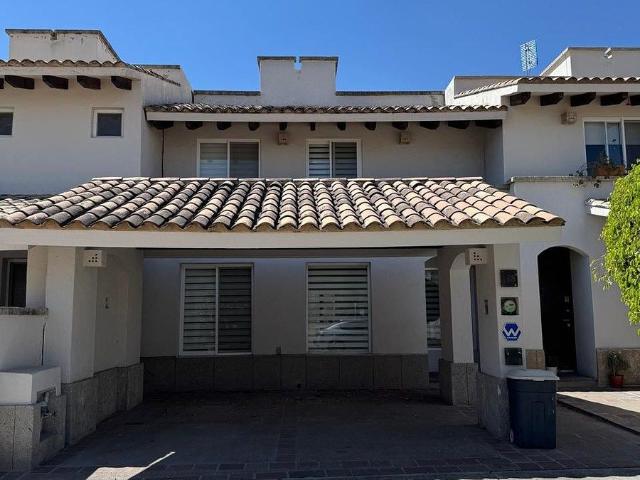 Casa en Venta o Renta en El Mayorazgo, Corregidora — Solar
