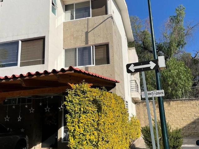 Casa en Renta o Venta en esquina Real Cayetana Residencial