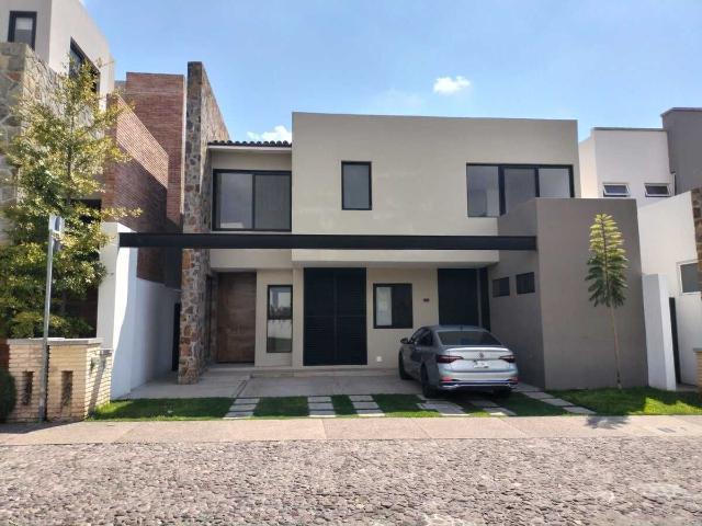 casa en renta o venta en jurica, condominio arco de piedra