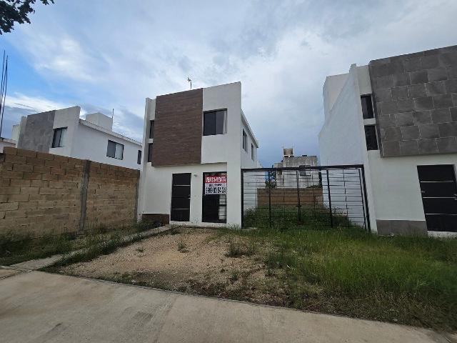 Casa en Renta o Venta en Los Héroes, Mérida Yucatán