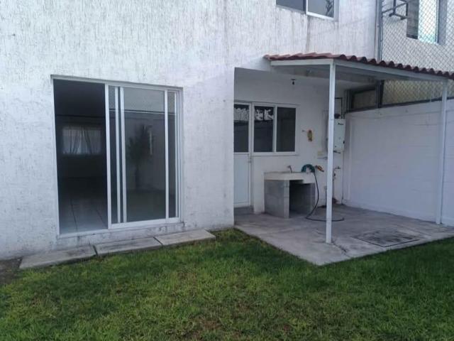 CASA EN RENTA O VENTA PRADERAS DE SANTA JULIA CELAYA