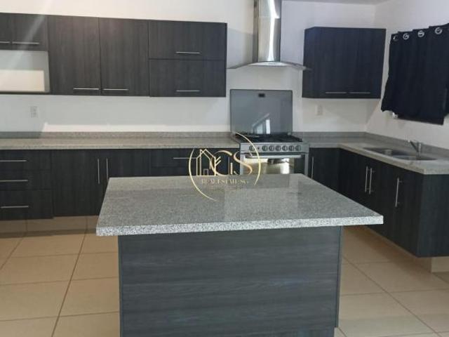 CASA EN RENTA O VENTA ZANA ENTORNO RESIDENCIAL CELAYA