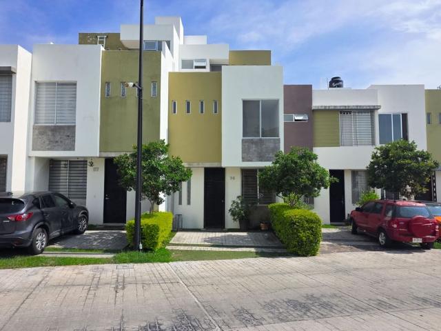 Casa en renta Av. Del Bronce 375, El Fortín, Zapopan, Jalisco, México