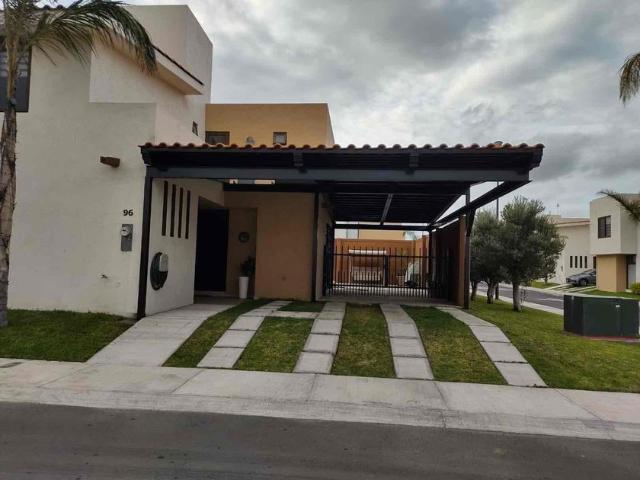 Casa en renta Av. Puerta Real, El Pueblito, Querétaro, México