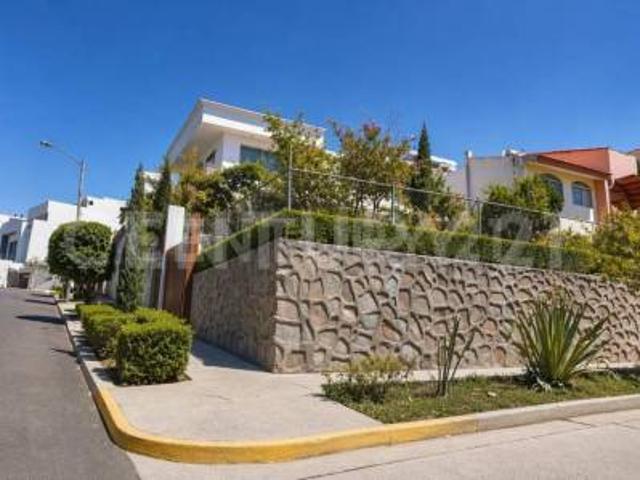 Casa En Renta, Av Valle de Atemajac, Col Pinares de la Calma, Zapopan, Jal
