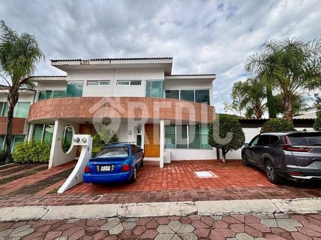 Casa en renta Avenida Corregidora, Centro, Delegación Centro Histórico, Santiago De Querétaro, Municipio De Querétaro, Querétaro, 76000, México