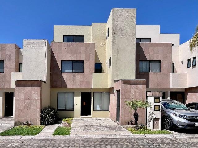 Casa en renta Avenida Carril A Morillotla, San Bernardino Tlaxcalancingo, San Andrés Cholula, Puebla, 72754, México