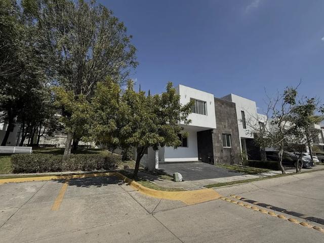 Casa en renta Avenida Central, Zapopan, Región Centro, Jalisco, 45210, México