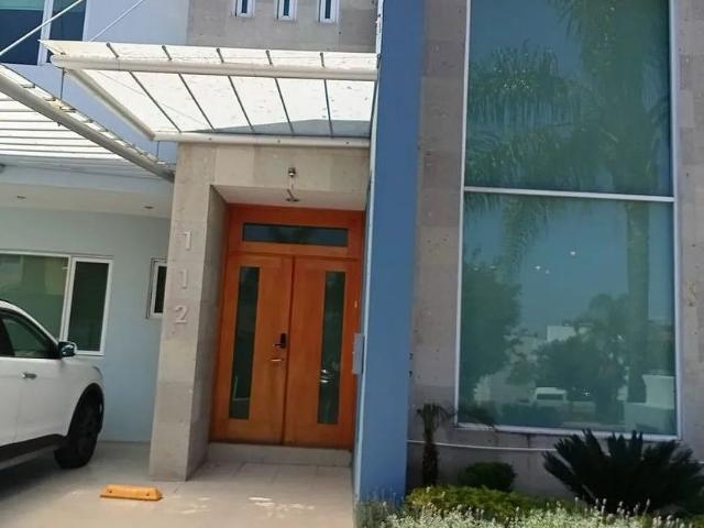Casa en renta Avenida Centro Sur, Centro Sur, Santiago De Querétaro, Querétaro, 76093, Mex