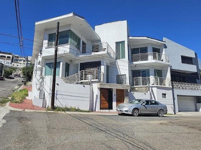 Casa en renta Avenida Cerro Del Obispado, Jardines De Chapultepec, Tijuana, Baja California, 22034, Mex