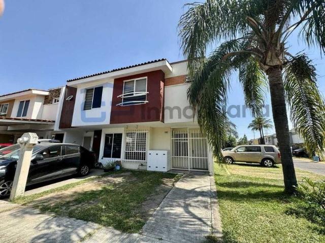Casa en renta Avenida Agrícola, Tlaquepaque, San Pedro Tlaquepaque, Región Centro, Jalisco, 45609, México