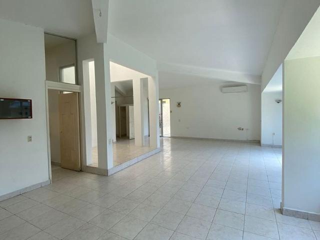 Casa en renta Avenida Aviacion Esq. Periferica Norte 25, Camaroneros, Ciudad Del Carmen, Carmen, Campeche, 24169, Mex