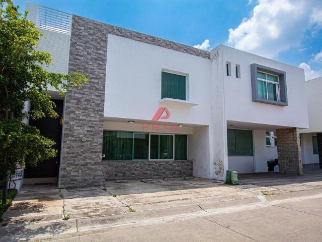 Casa en renta Avenida Aviación, Sol Real, San Juan De Ocotán, Zapopan, Región Centro, Jalisco, 45201, México
