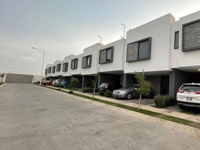 Casa en renta Avenida Base Aérea Militar, La Cañada, Nuevo México, Zapopan, Región Centro, Jalisco, 45201, México