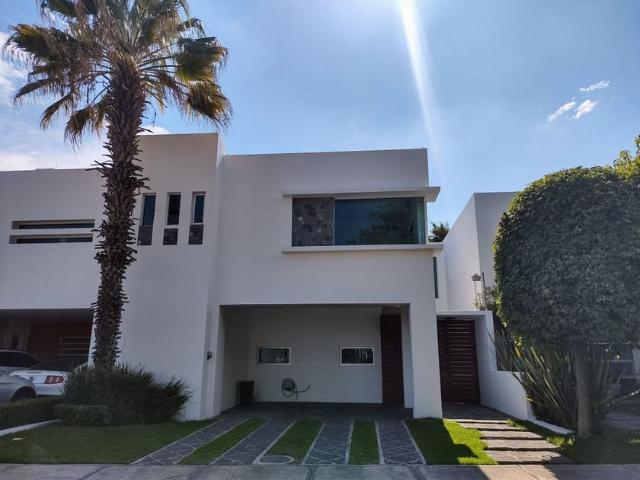 Casa en renta Avenida General Ramón Corona 2748, Valle Real, Zapopan, Jalisco, México