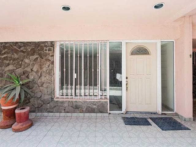 Casa en renta Avenida De La Nieve, Playas De Tijuana Secc Monumental, Delegación Plyas De Tijuana, Municipio De Tijuana, Baja California, 22504, México