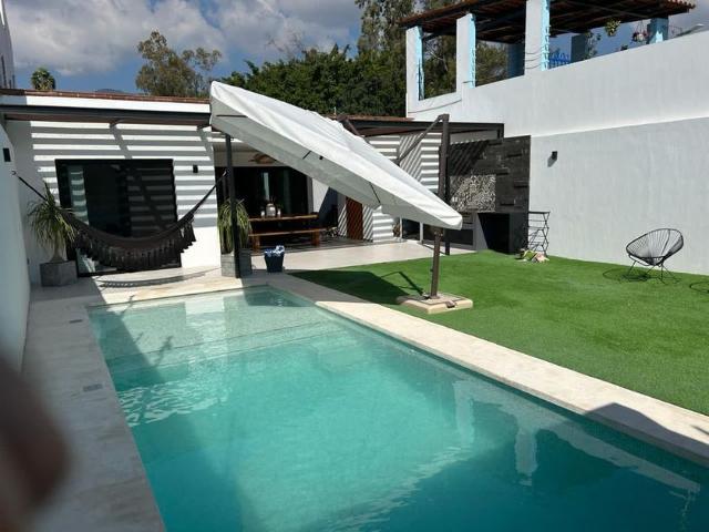 Casa en renta Avenida De La Ribera, San Antonio Tlayacapan, Chapala, Región Ciénega, Jalisco, 45915, México
