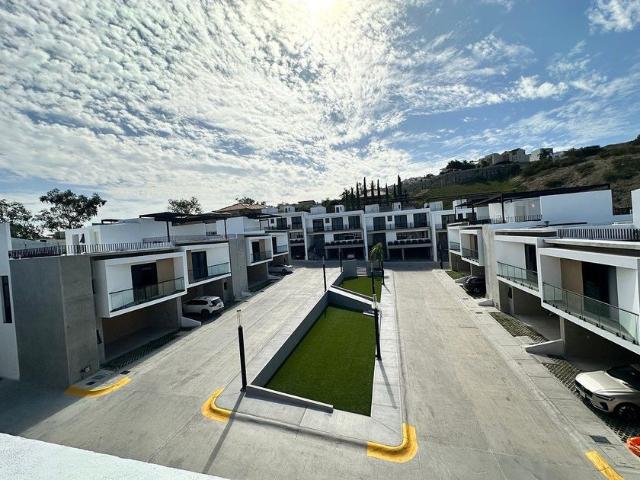 Casa en renta Avenida Del Bosque, Catalana, Tijuana, Municipio De Tijuana, Baja California, 22610, México