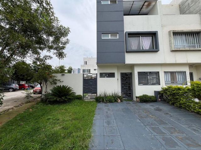 Casa en renta Avenida Enrique Díaz De León Norte, Industrial Los Belenes, Zapopan, Región Centro, Jalisco, 45157, México