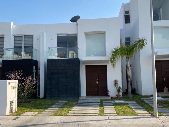 Casa en renta Avenida Euripides 1600, El Refugio, Santiago De Querétaro, Querétaro, México