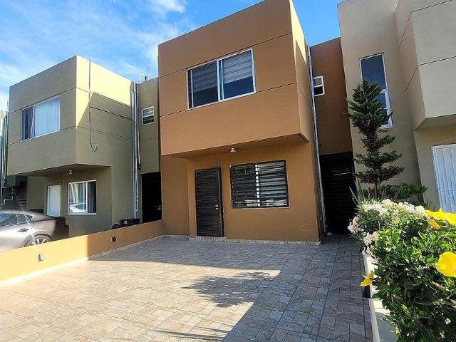 Casa en renta Avenida Ingeniero Juan Ojeda Robles, Buena Vista, Misiones De Pedregal Fraccionamiento, Delegación Mesa De Otay, Tijuana, Municipio De Tijuana, Baja California, 22415, México