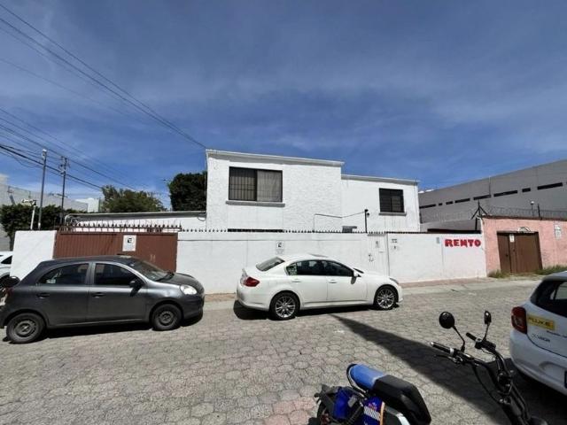 Casa en renta Avenida Ignacio Zaragoza 27 31, El Prado, Santiago De Querétaro, Querétaro, 76030, Mex