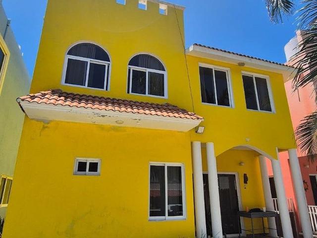 Casa en renta Avenida Isla De Tris, Fraccionamiento San Francisco, Fracc. Arcila, Ciudad Del Carmen, Carmen, Campeche, 24100, México