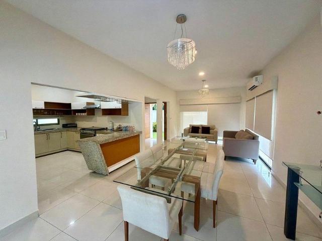 Casa en renta Avenida Oriente, Colonia Puerto Pesquero, Ciudad Del Carmen, Carmen, Campeche, 24100, México